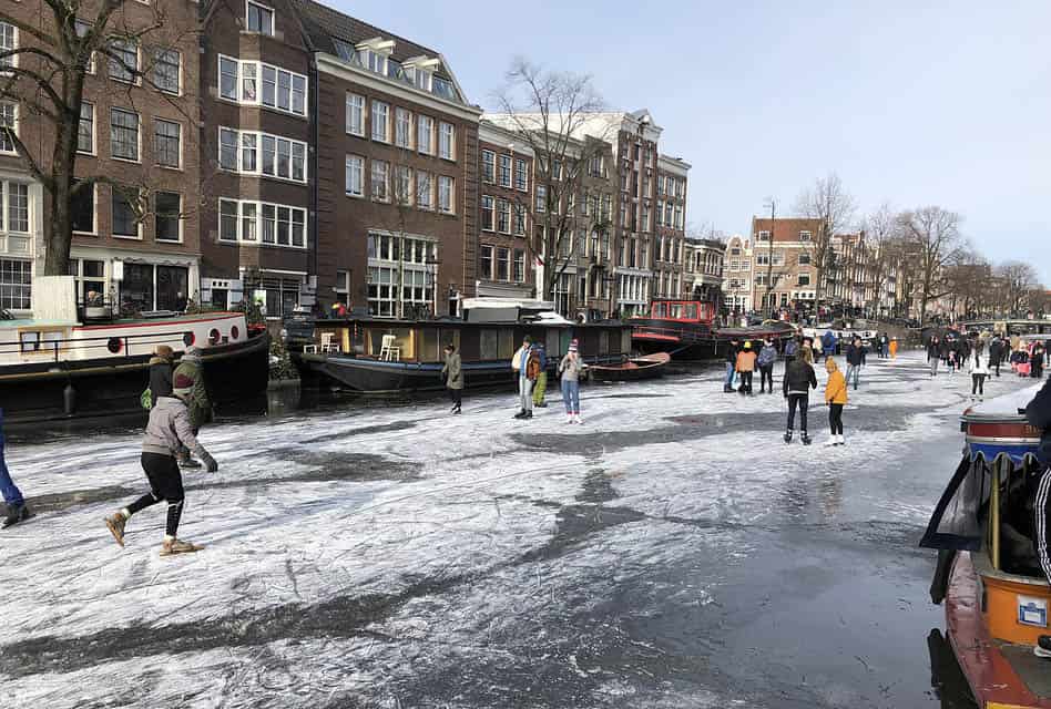 Amsterdam Ice Skating Min ?is Pending Load=1