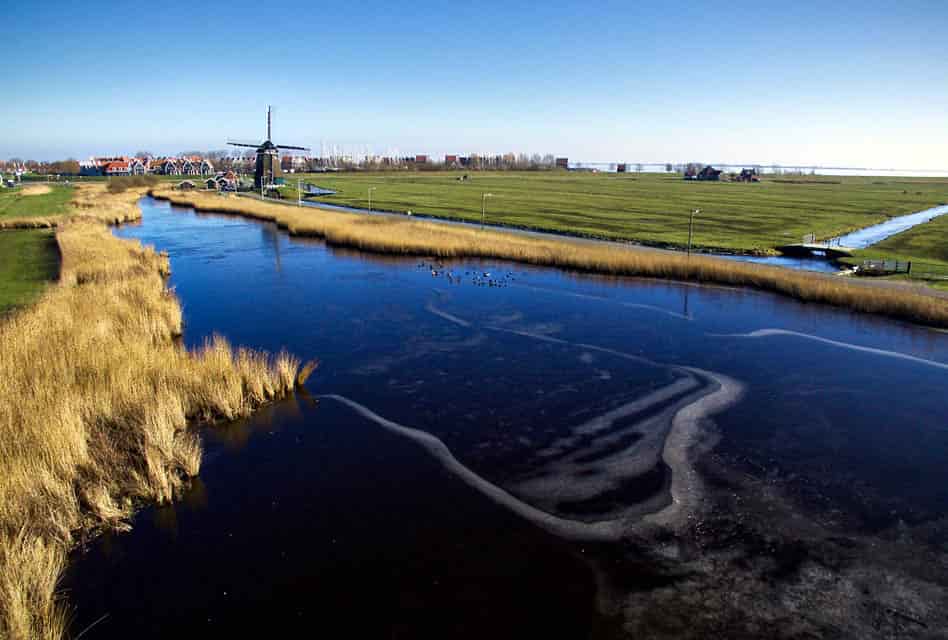 volendam windmill